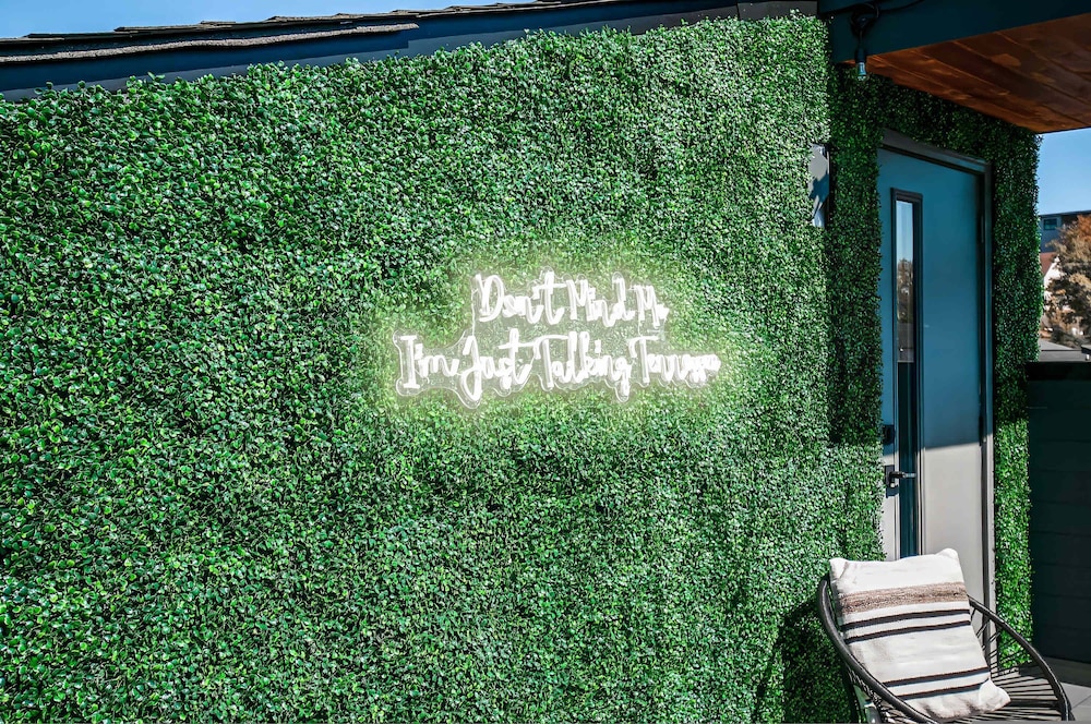 NEW 24 Guests 2 Rooftop Decks Near Downtown
