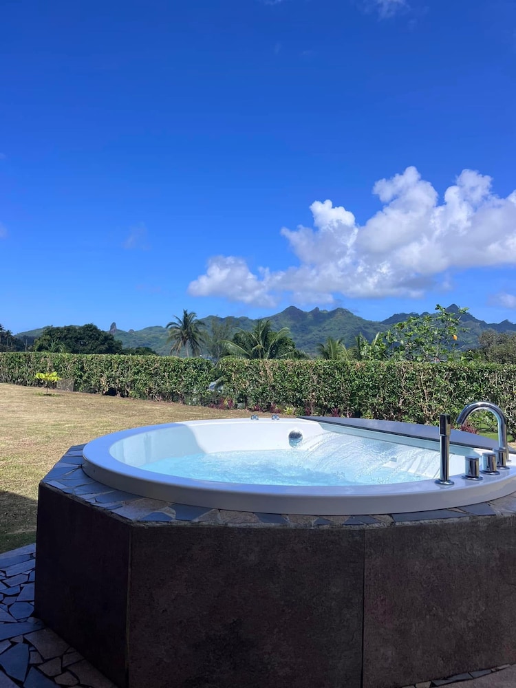 Huahine - Maroe Villa One