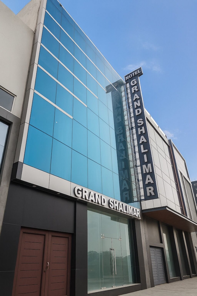 Hotel Grand Shalimar by JMD Group