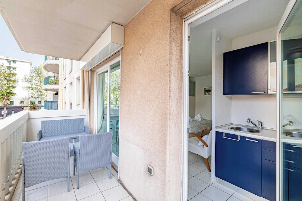 Charming Studio With Balcony & Pool -heart of Nice