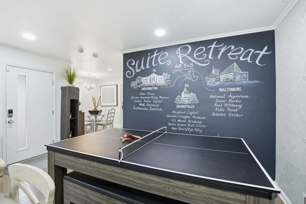 Stylish Hot Tub Retreat With Ping Pong 3 Bedroom Home