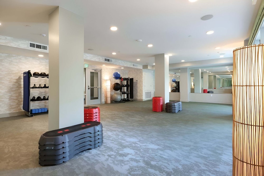 Bright Condo 10 Min From Disneyland With Pool GYM