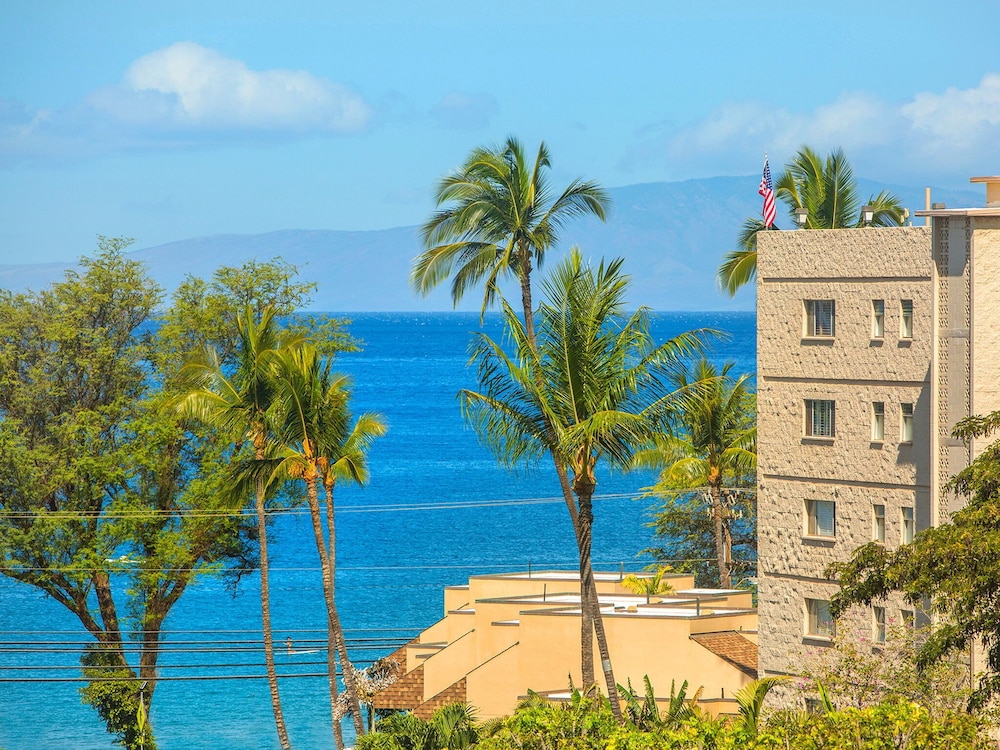 Hotel Kihei Ali'i Kai Condos with Ocean View and Parking - Image 1