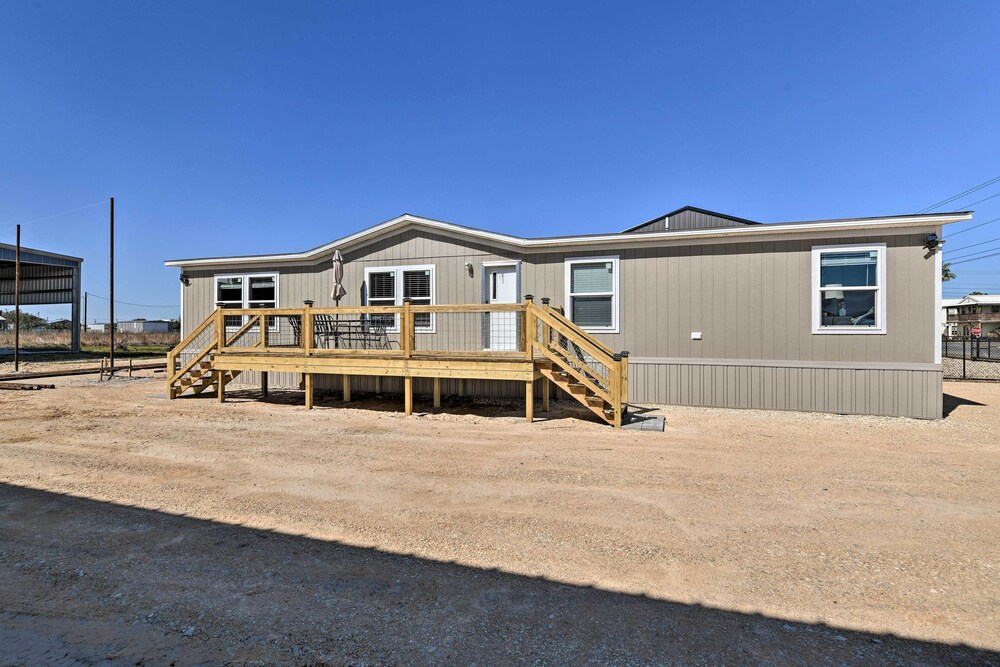 Quaint Port O'connor Home - 3 Mi to Beach! view 3