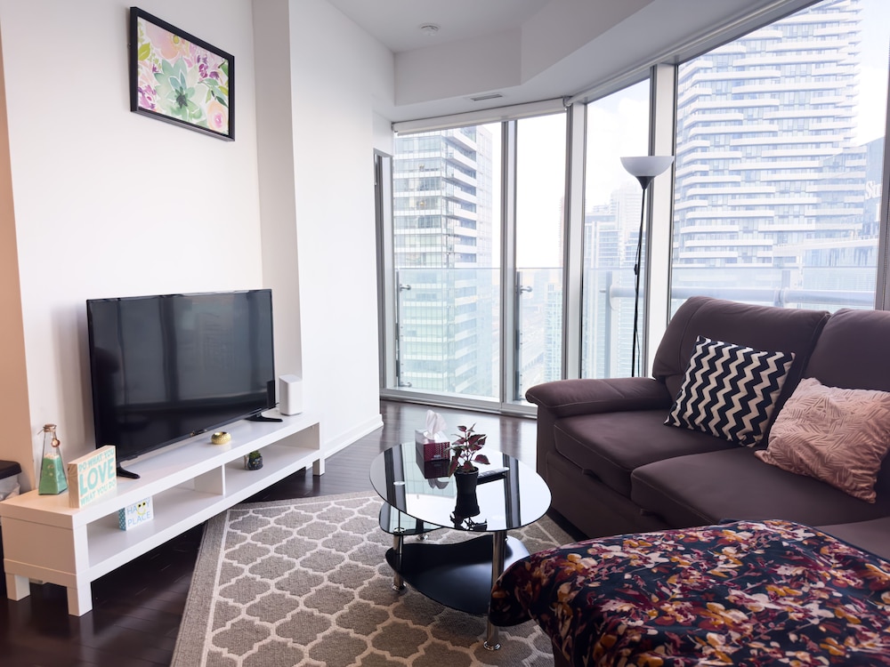 Luxury 2 Bedroom Lakeview-3