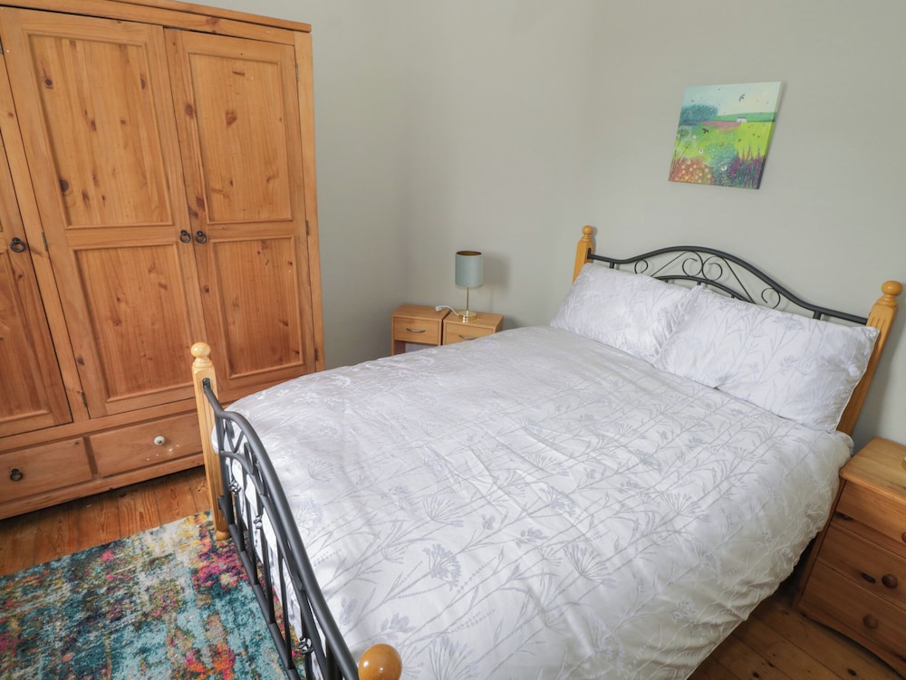 7 Aikenhead Terrace