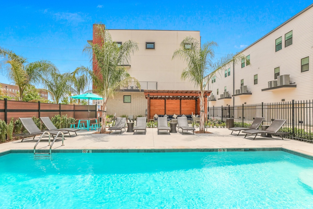 4BR Townhouse in Bienville Villas - Image 5