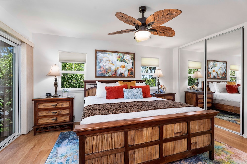 Spacious Corner Unit - Central AC - Vrkcv
