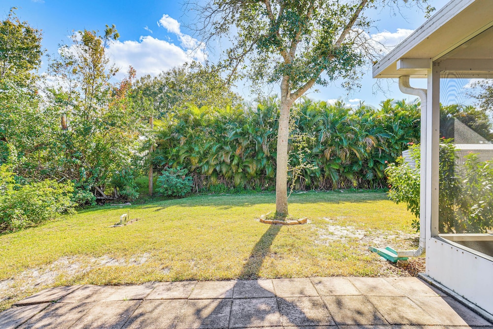 Private Yard & Screened Patio: Sunny Sebastian Gem