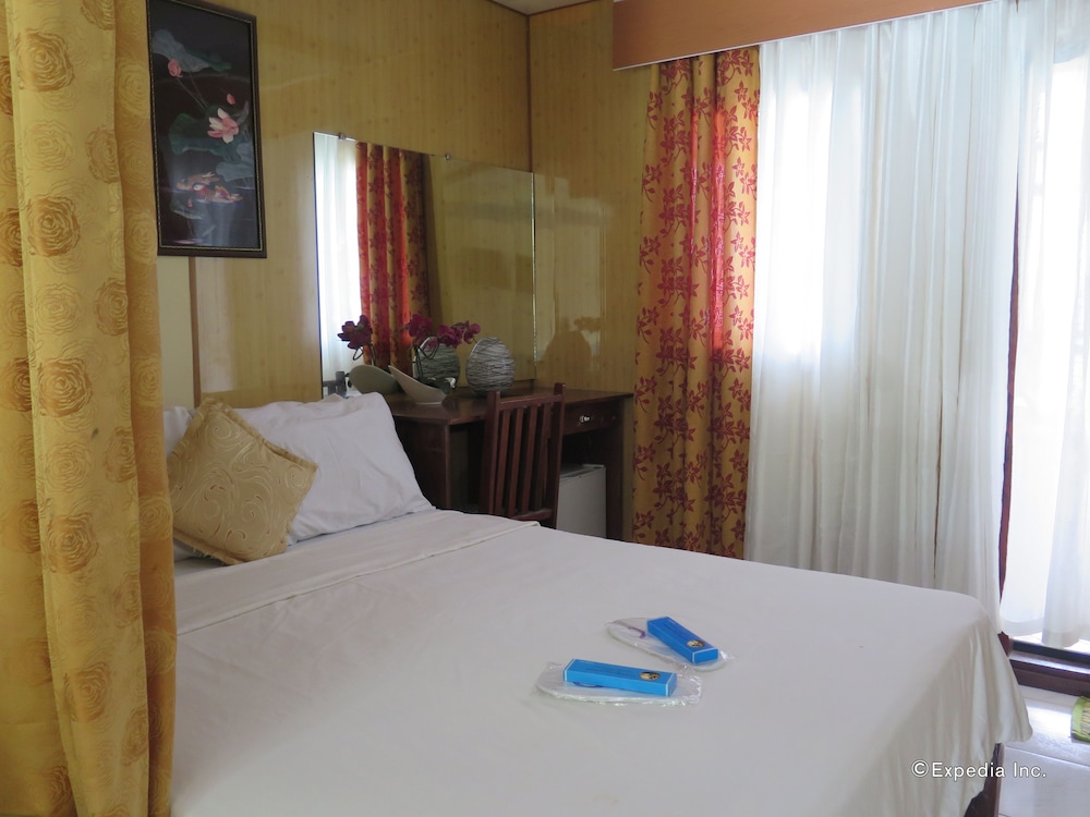 Four Seasons Seaview Hotel