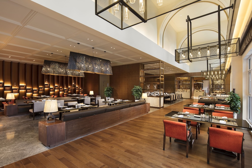 Hilton Dalian Golden Pebble Beach Resort