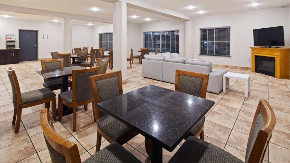 Hotel Pulse Pnt Stes At Fort Sam Hou - Image 1