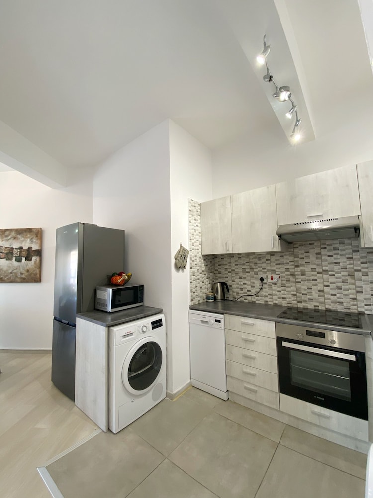 120 TLA - Stay Nest in Tala Apartment