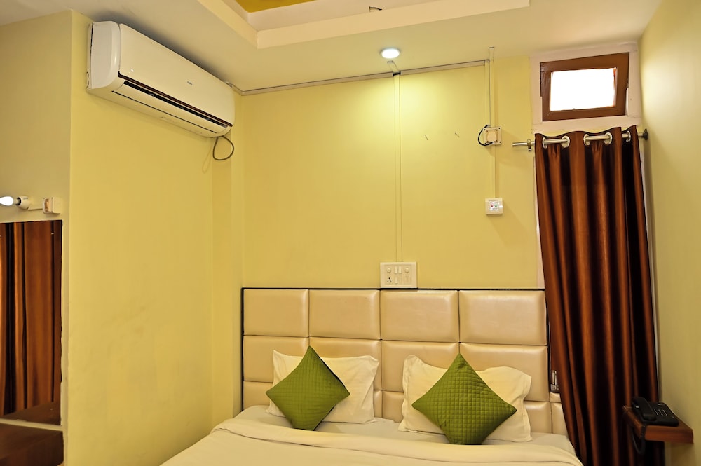 Holiday Inn Guest House
