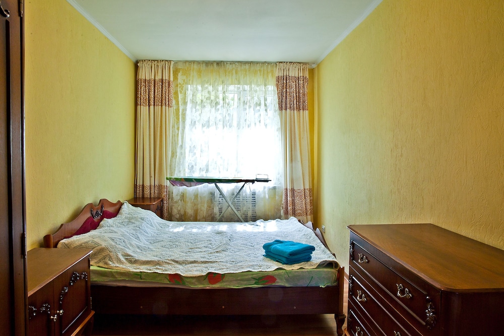 Lessor Apartments