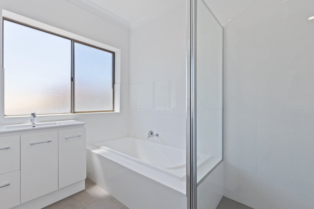 Elegant 3-bed Home From Sunny Glenelg Beach
