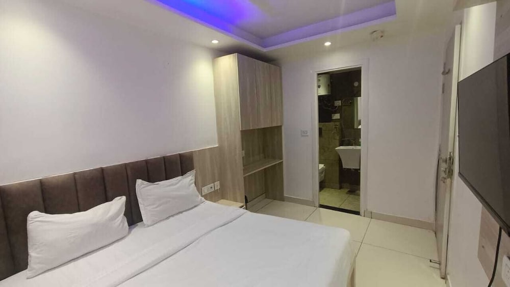 Hotel Red Chilly Adarsh Nagar