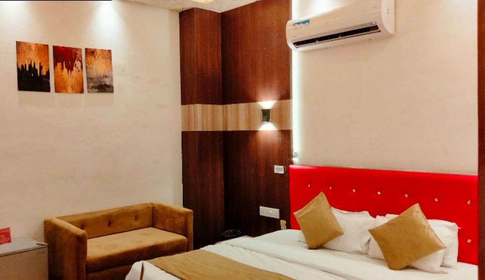 Hotel Shree Palace & Restaurant