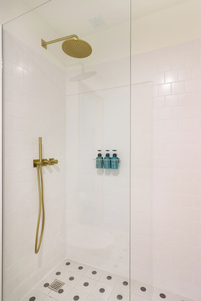 Alegr3 · Trendy & Charming Apartment