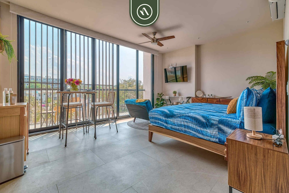 Brand New Studio - 2 Min to Beach - Rooftop Pool