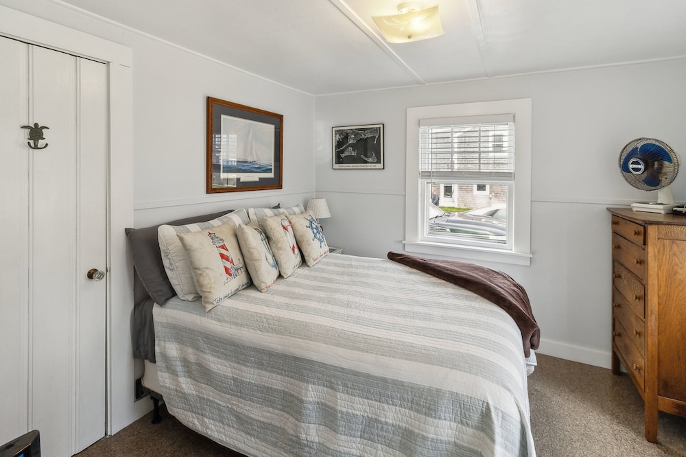 Coastal Cottage Retreat Steps From The Beach 2 Bedroom Cottage