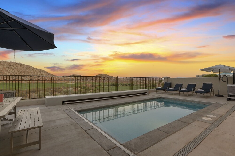 Coral Rock Vista 8 Bedroom Townhouse