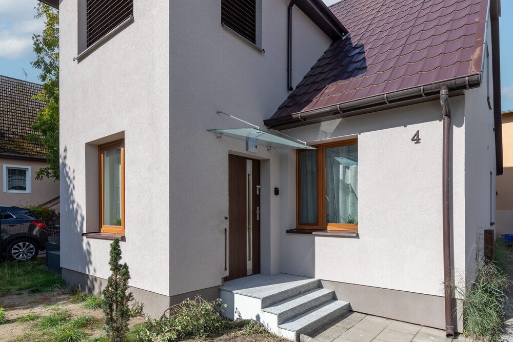 Dąbrówki Apartment by Renters