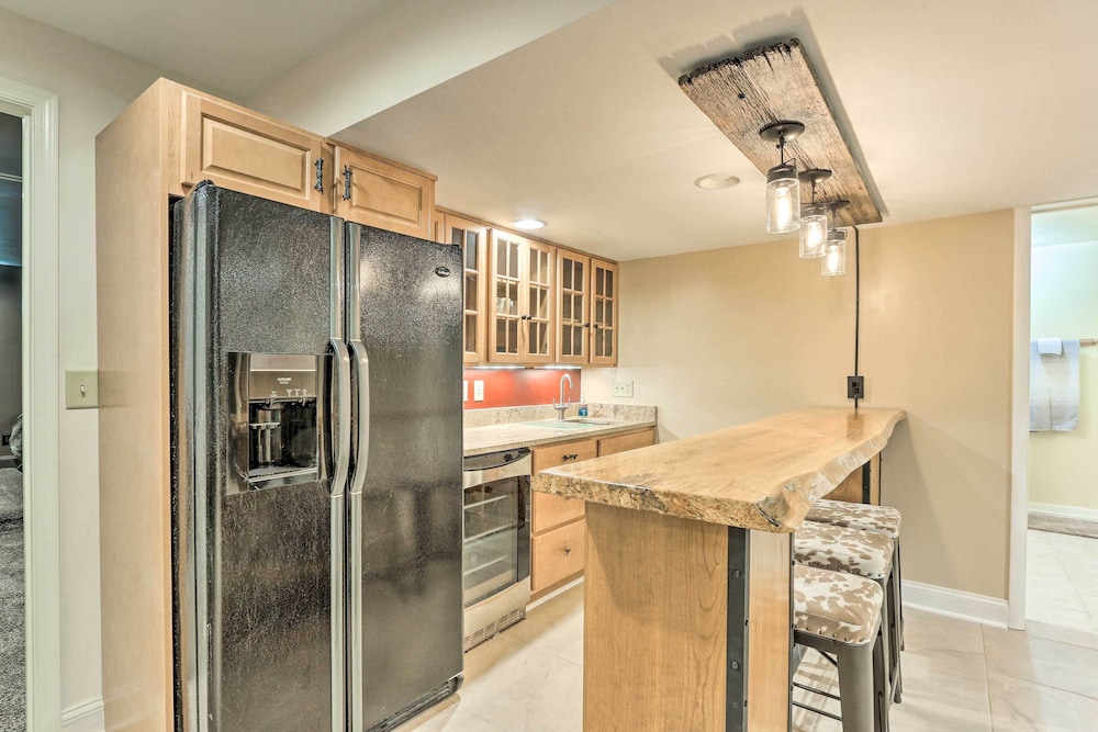 Charles Town Home w/ Private Pool Hot Tub - Property Image 37