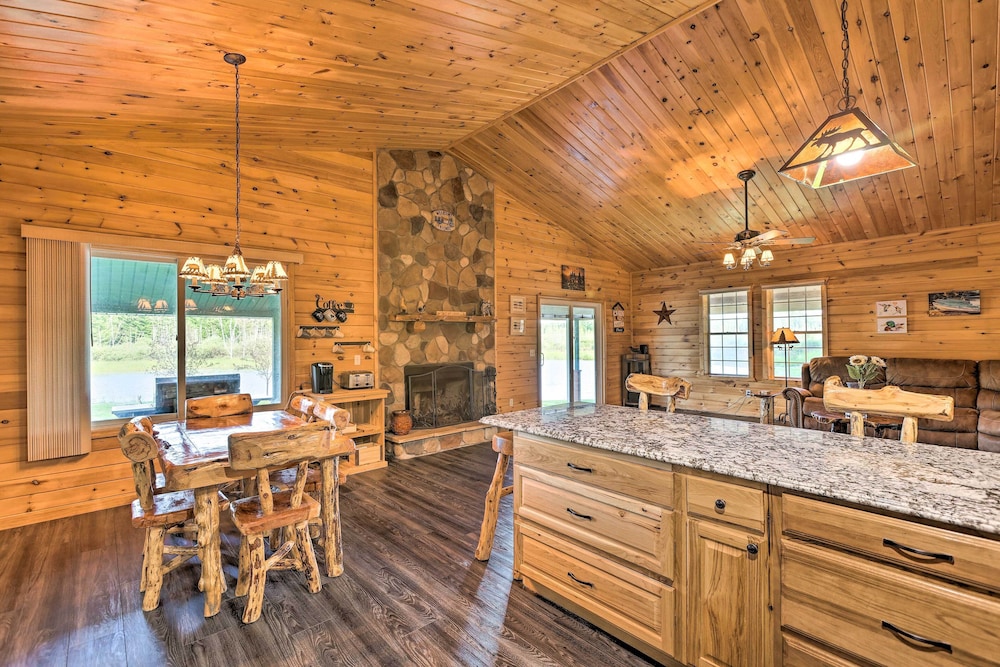 Cadillac Vacations - Sun-dappled Cadillac Gem w/ Kayaks  Grill! - Property Image 5