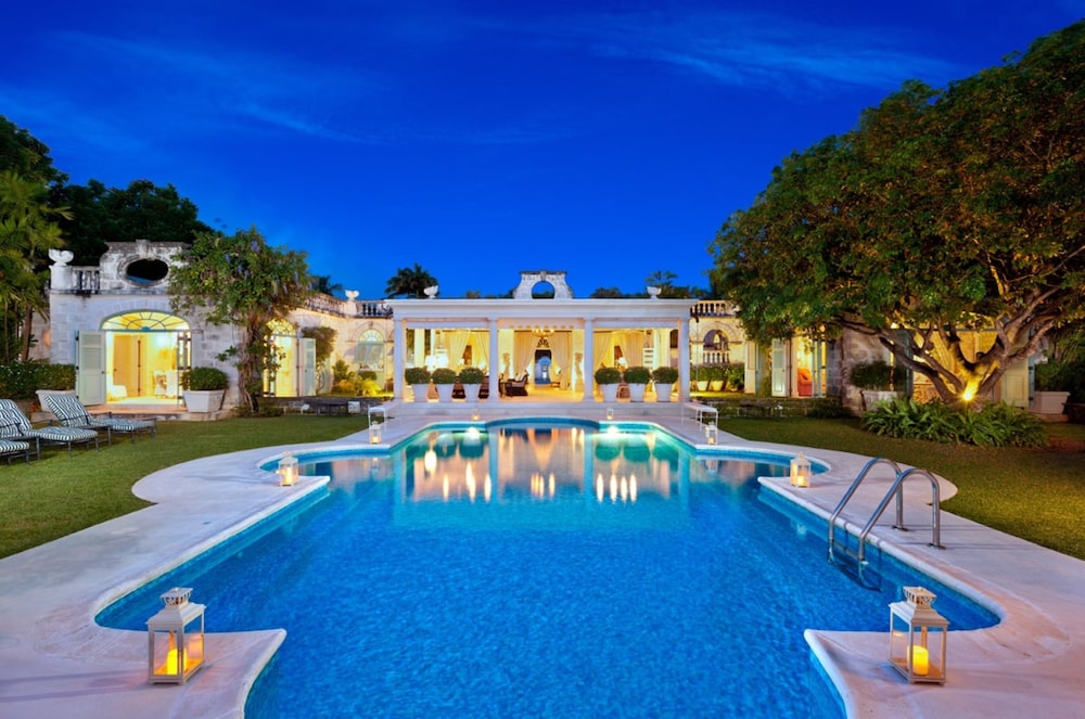 Leamington Pavilion by Blue Sky Luxury