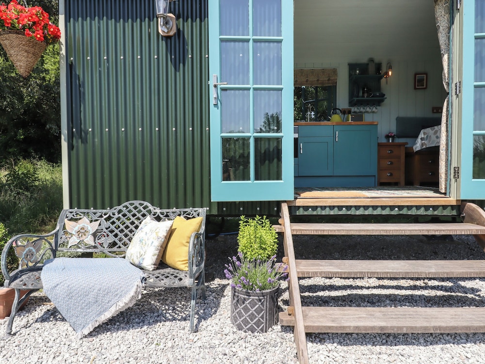Two Moors Shepherds Hut