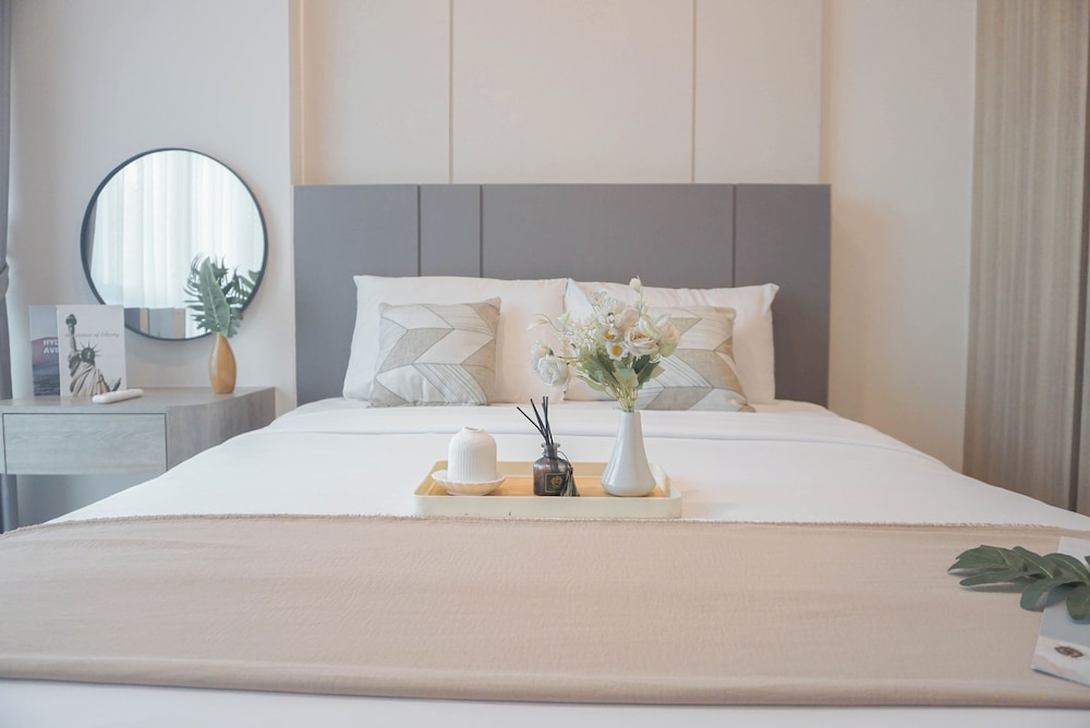 Modern Designed And Strategic 1Br Apartment Arumaya Residence