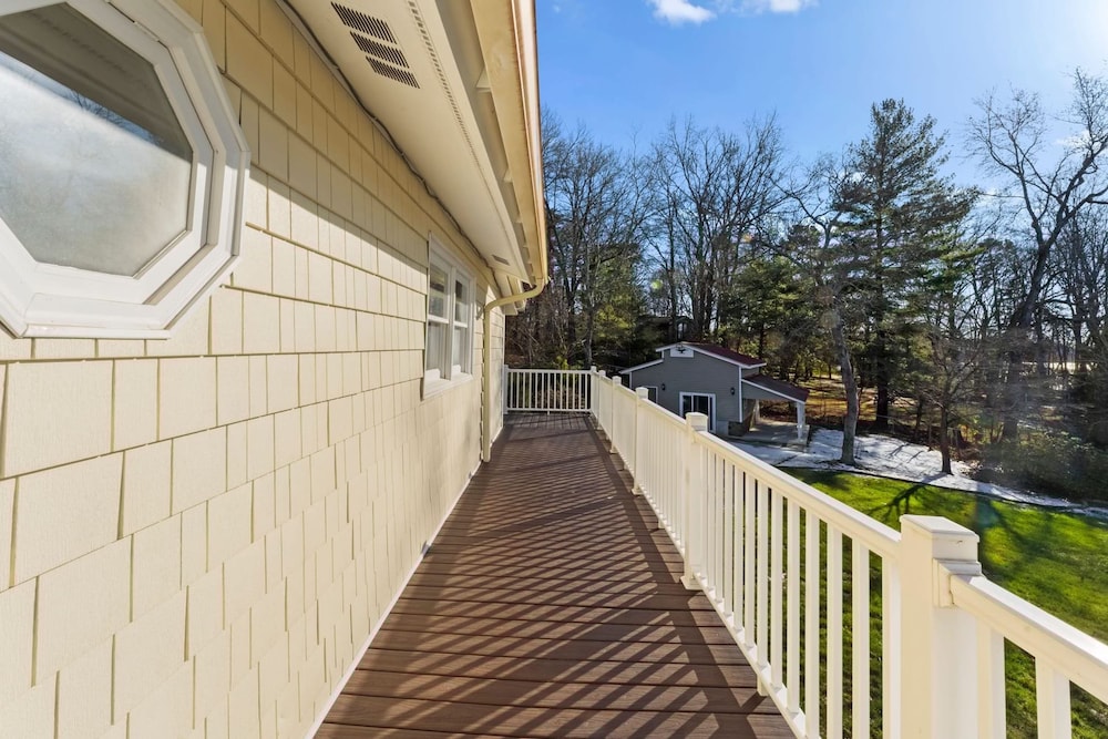 Pleasant Cove Waterfront Getaway With Fire Pit Deck and Private Lake Access