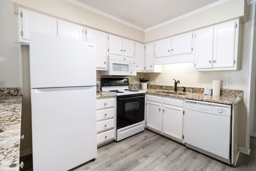 A Place At The Beach V A109 2 Bedroom Condo