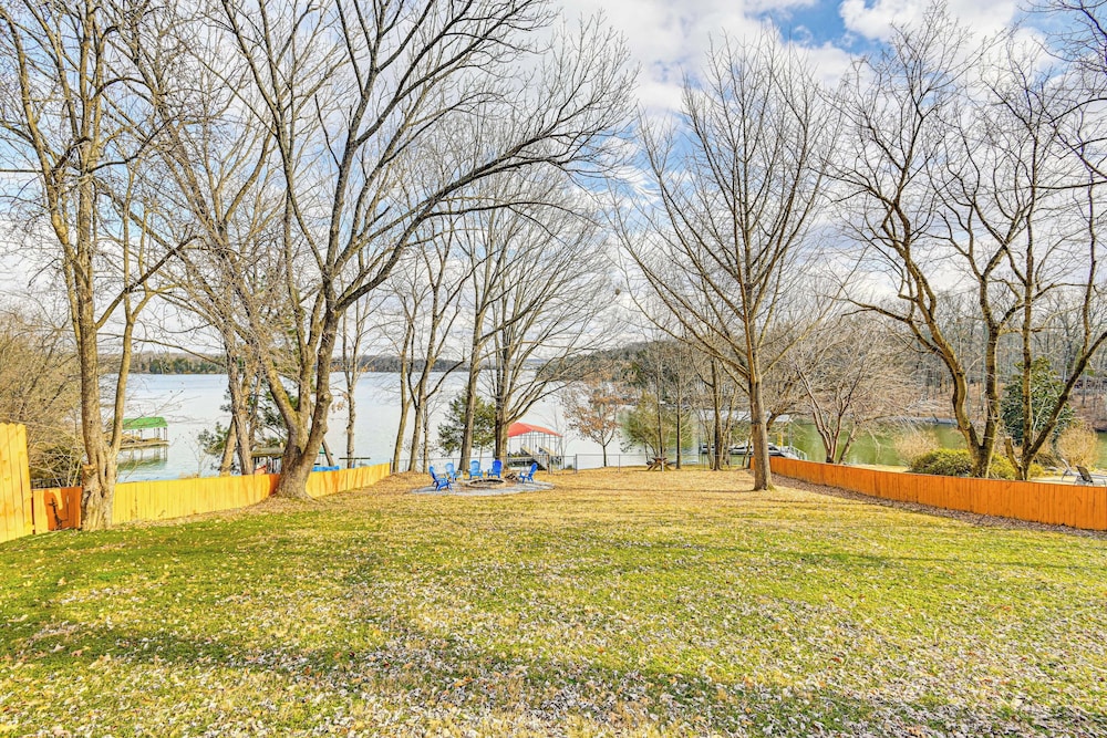 Fish, Boat & Unwind: Old Hickory Lake Retreat