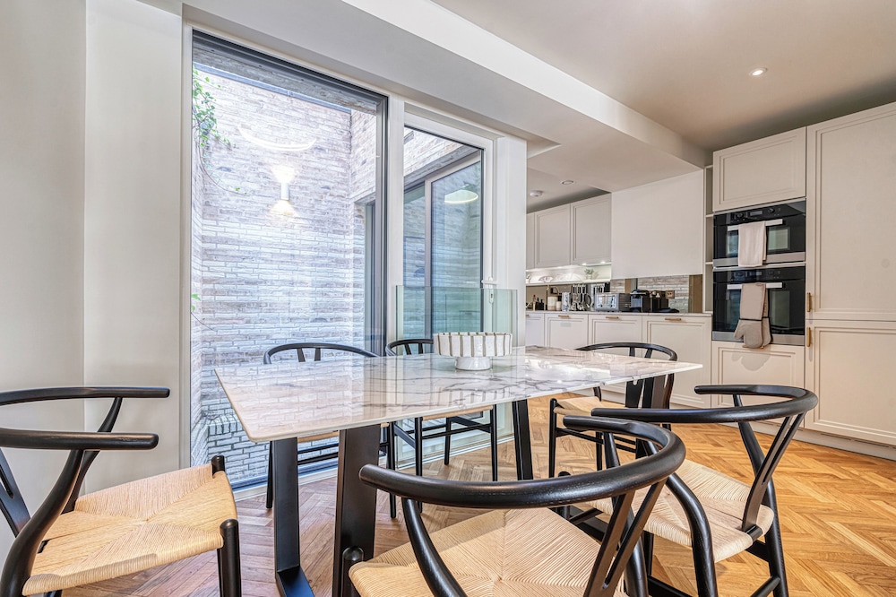 Luxury flats near Big Ben and London Eye