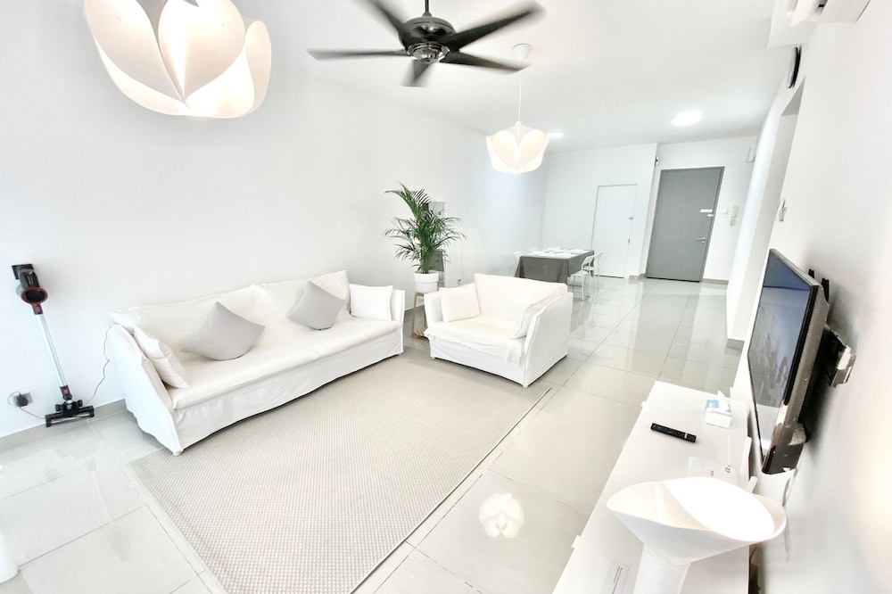 Amerin Residence Mall Apartments
