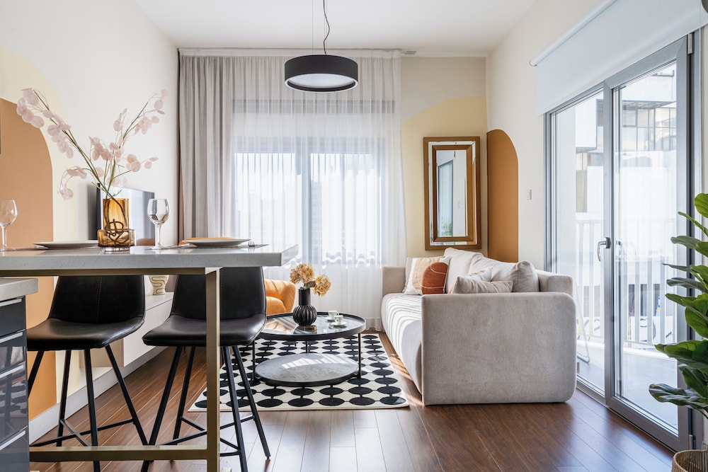 Local Host Living - Signature Apartments in Nicosia