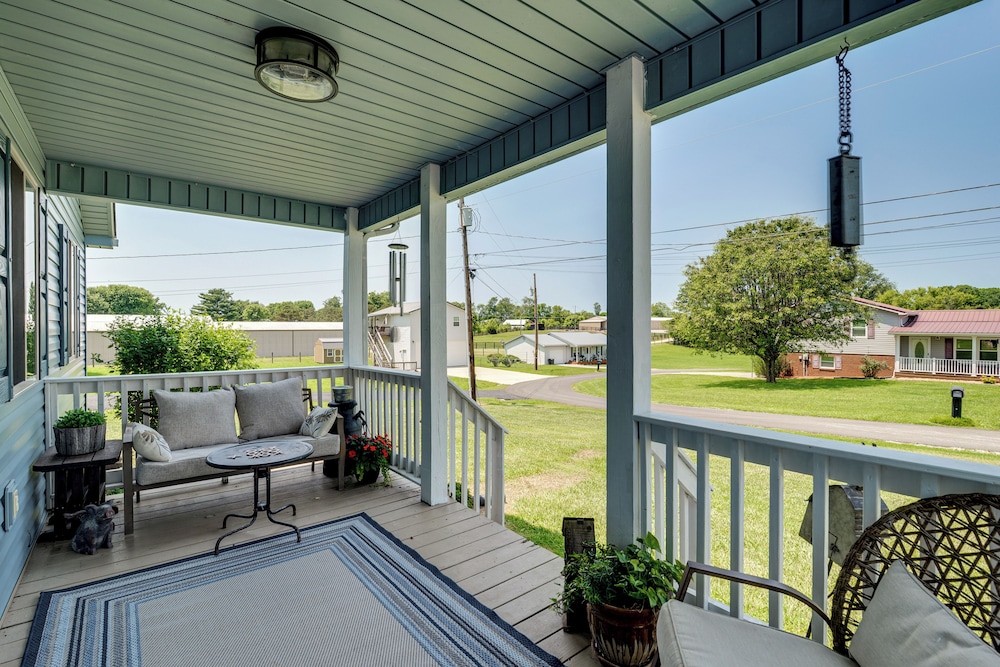 Near Lake Cumberland: Monticello Home w/ Gazebo!