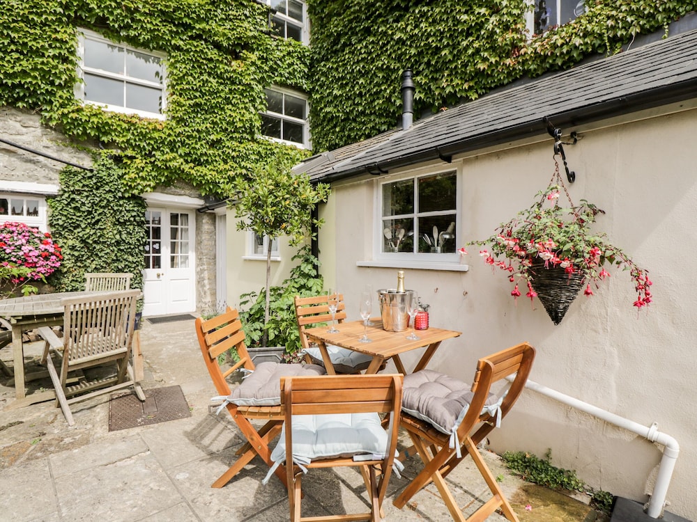 Corner Cottage