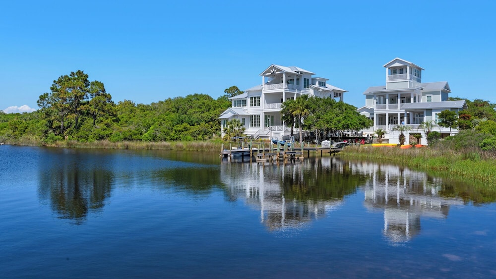 Lakefront Haven in Carillon Beach