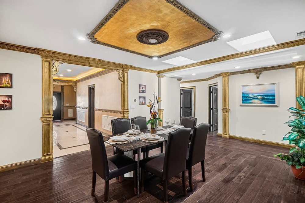 SJ Downtown 5 BR Stunning House
