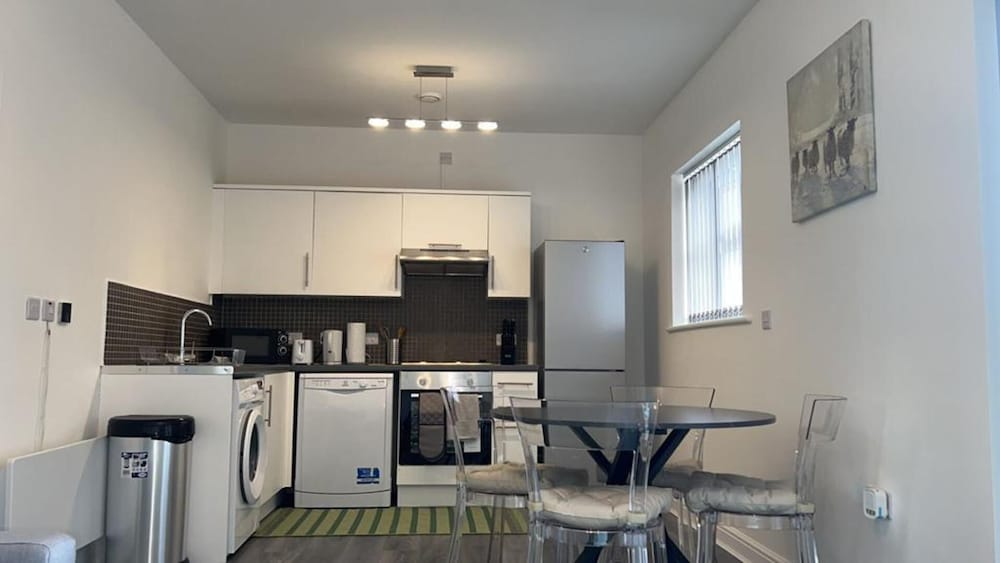 Beautiful 1-bed Apartment in Tipton, photo 10