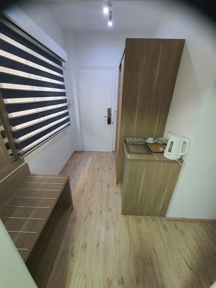 LARNACA BAY SUITES