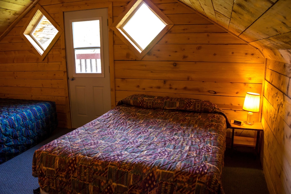 Midnight Sun Log Cabins