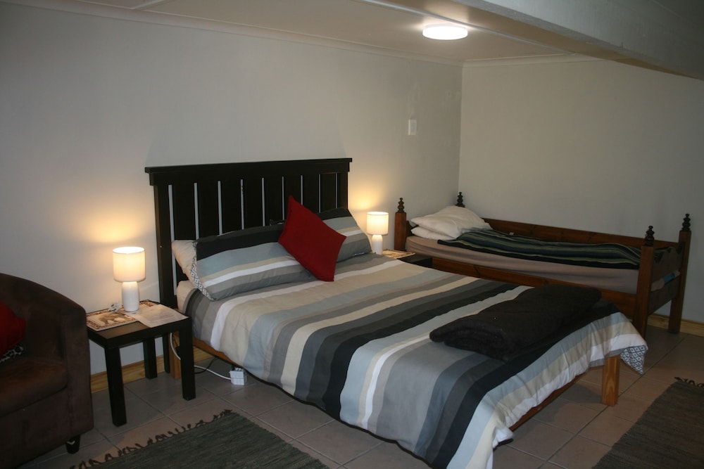 Aloe and Elephant Lodge