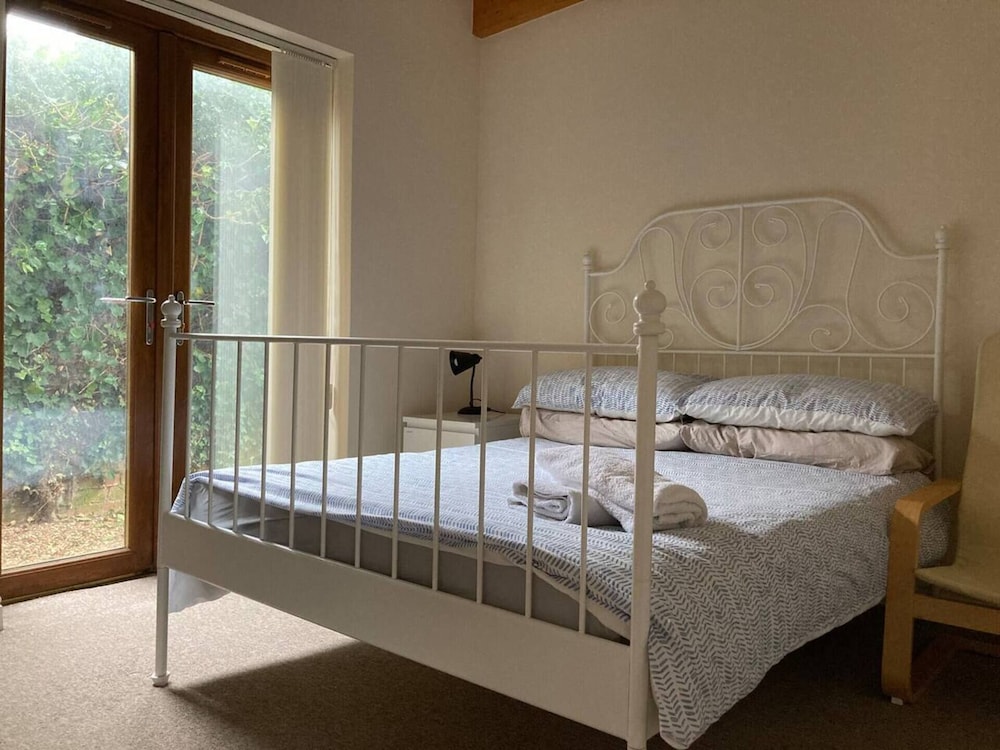 1-bedroom Ground Floor Near Rugby School view 2