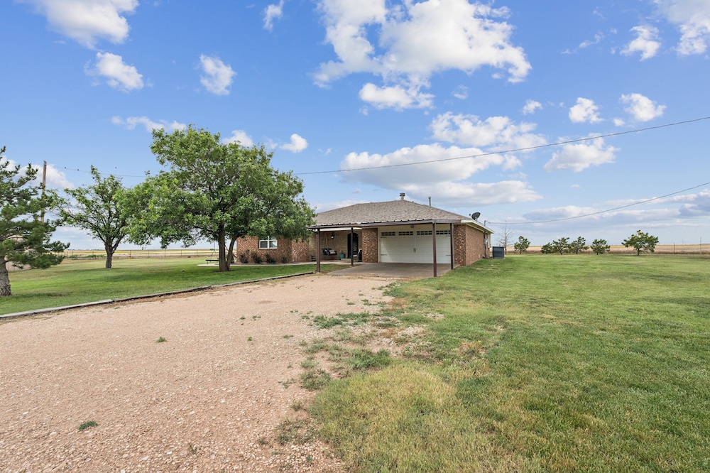 Peaceful Horse Ranch Escape Near Palo Duro Canyon 3 Bedroom Home