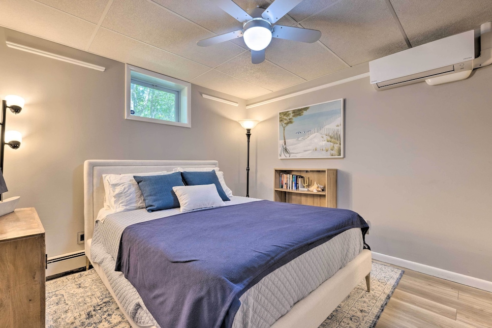 Unique Southampton Getaway w/ Rooftop Deck! view 3