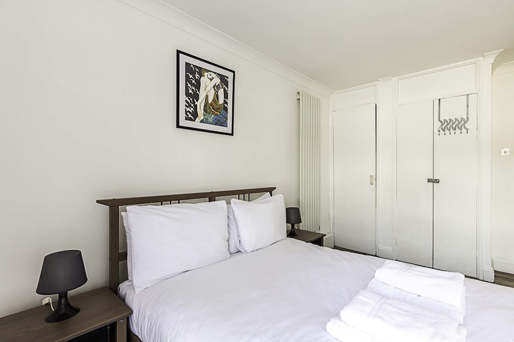 Cosy Angel Flat: Tube Nearby, Stunning Views!